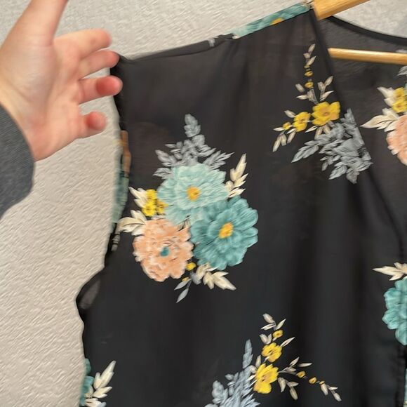 Torrid Black Garden Gush Floral Print Georgette Button Front Blouse Size 1 or 1X - Picture 5 of 8
